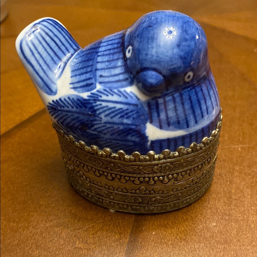 Cobalt blue and white Ceramic Bird w/ silver tone Base Bombay trinket box